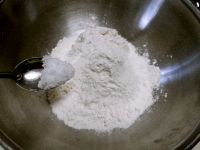 白菜虾蓉生煎包