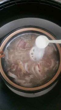 腊味莲藕煲