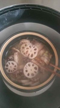 腊味莲藕煲