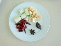 胡萝卜烧鸡肉