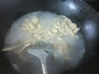 胡萝卜汁鸡蛋手擀面