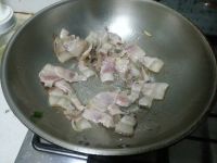 萝卜片炒五花肉片