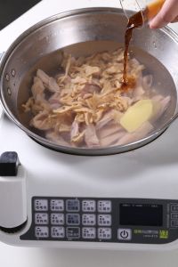 蛏干猪肚汤