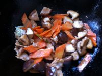 白菜香菇胡萝卜炒肉