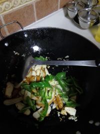 芹菜香干