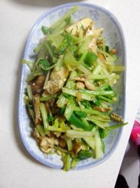 芹菜香干