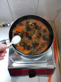 花菇炖排骨