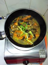 花菇炖排骨
