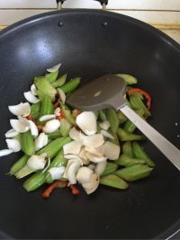 西芹百合炒虾仁