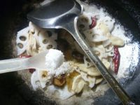 香菇大豆蛋白炒莲藕
