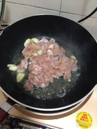 土豆烧鸡肉粒