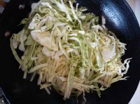 圆白菜炒烙饼