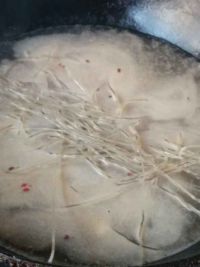 乌贼鱼菠菜汤