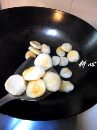 鱼丸炒卷心菜