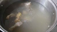枸杞煲猪筒骨猪腱肉