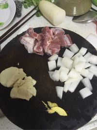 排骨白萝卜豆腐汤