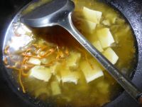 虫草菇榨菜豆腐汤