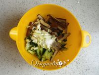 黄瓜拌豆干