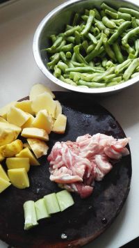 土豆芸豆烧肉片