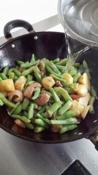 土豆芸豆烧肉片