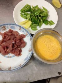 青椒肉片炒蛋