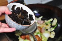 肉丸黑白菜