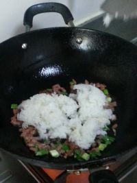 香肠炒饭