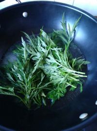 艾草煎蛋汤