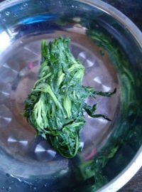 艾草煎蛋汤