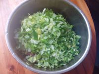 芹菜瘦肉包子
