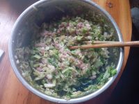 芹菜瘦肉包子