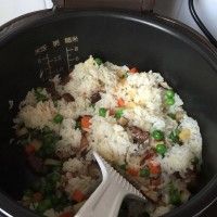 豌豆腊肉焖饭