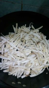 肉丝鸡腿菇