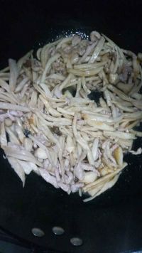 肉丝鸡腿菇