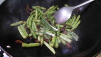 腊肉炒刀豆