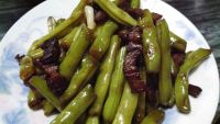 腊肉炒刀豆