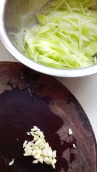 清炒莴苣丝