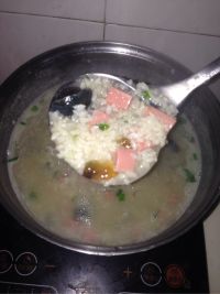 皮蛋火腿粥