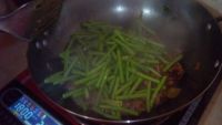 长豆角炒肉片