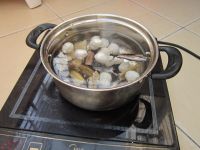 鳗鱼干丸子煮米粉
