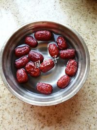 红枣桃胶银耳露