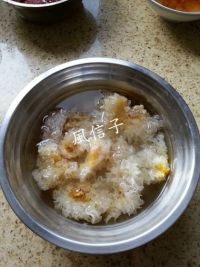 红枣桃胶银耳露