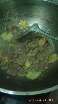 牛肉土豆闷饭