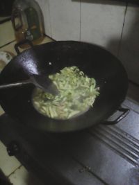 韭菜炒西葫芦丝