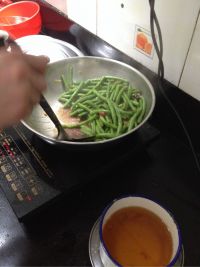 五花肉炒四季豆