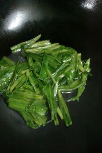 清炒油麦菜