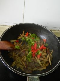 笋干炒腊肠