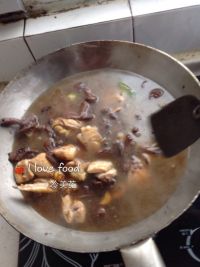肉蘑炖鸡腿