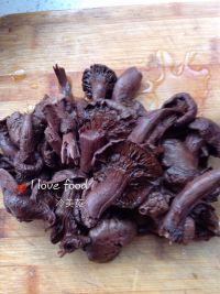 肉蘑炖鸡腿