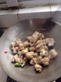 肉蘑炖鸡腿